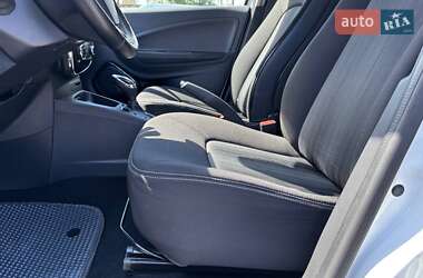 Хэтчбек Renault Zoe 2017 в 