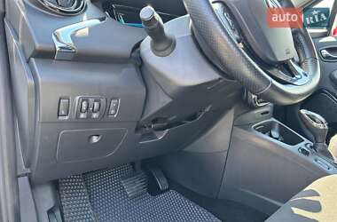 Хэтчбек Renault Zoe 2017 в 