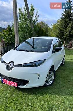 Хэтчбек Renault Zoe 2016 в 