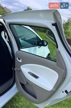 Хэтчбек Renault Zoe 2016 в 