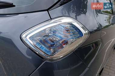 Хэтчбек Renault Zoe 2018 в 