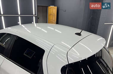 Хэтчбек Renault Zoe 2013 в 