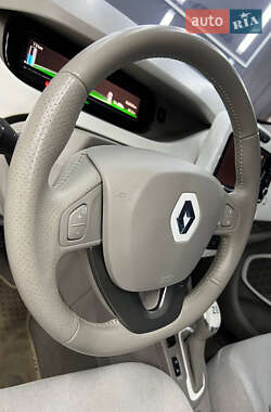 Хэтчбек Renault Zoe 2013 в 