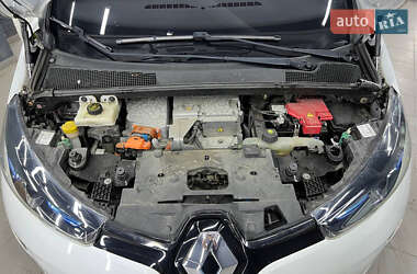 Хэтчбек Renault Zoe 2013 в 