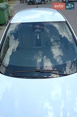 Хэтчбек Renault Zoe 2019 в 