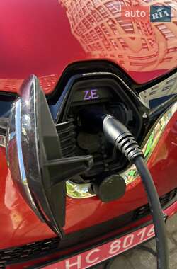 Хэтчбек Renault Zoe 2020 в 