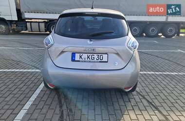 Хетчбек Renault Zoe 2015 в 
