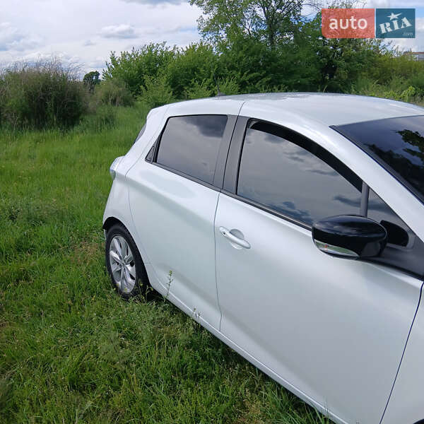 Хетчбек Renault Zoe 2015 в Корсунь-Шевченківському