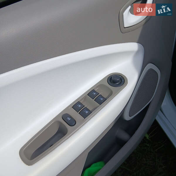 Хетчбек Renault Zoe 2015 в Корсунь-Шевченківському