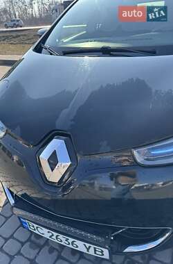 Хэтчбек Renault Zoe 2017 в 