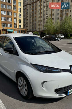 Хетчбек Renault Zoe 2017 в 