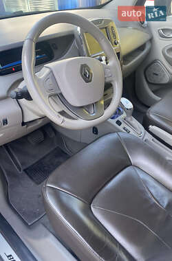 Хэтчбек Renault Zoe 2017 в 