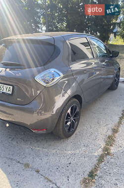 Хэтчбек Renault Zoe 2017 в 