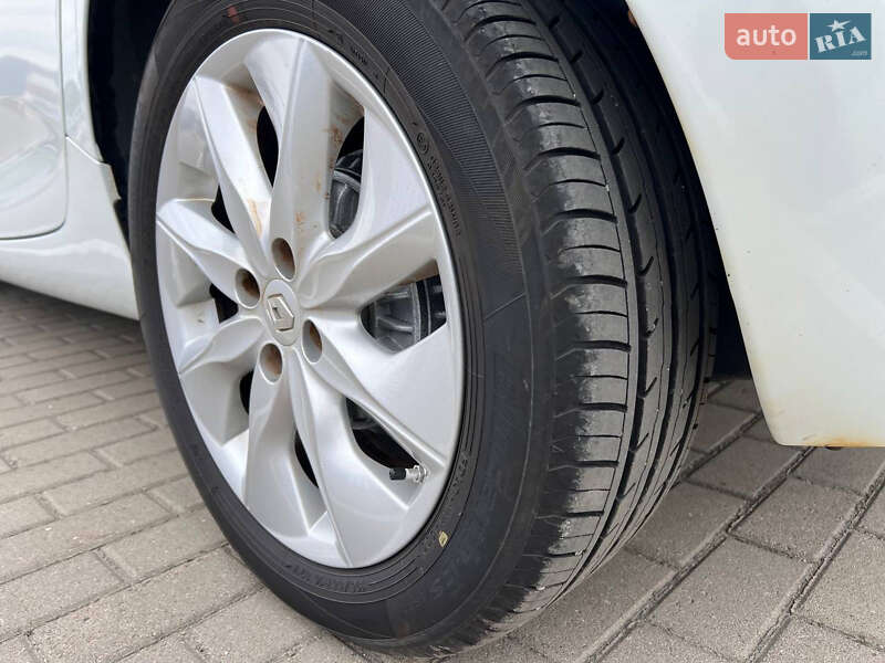 Хэтчбек Renault Zoe 2015 в Дубно фото 13 Хэтчбек Renault Zoe 2015 в Дубно
