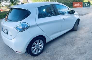 Хэтчбек Renault Zoe 2015 в 