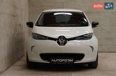 Хэтчбек Renault Zoe 2015 в 