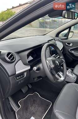 Хэтчбек Renault Zoe 2021 в 