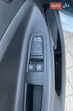 Хэтчбек Renault Zoe 2020 в 