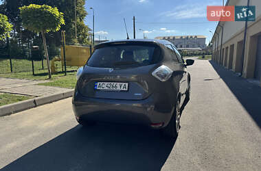Хетчбек Renault Zoe 2016 в 