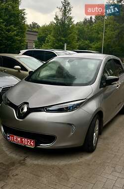 Хэтчбек Renault Zoe 2016 в 