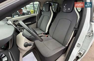 Хэтчбек Renault Zoe 2016 в 