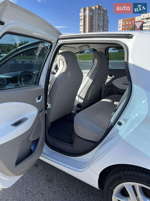 Хэтчбек Renault Zoe 2015 в Львове