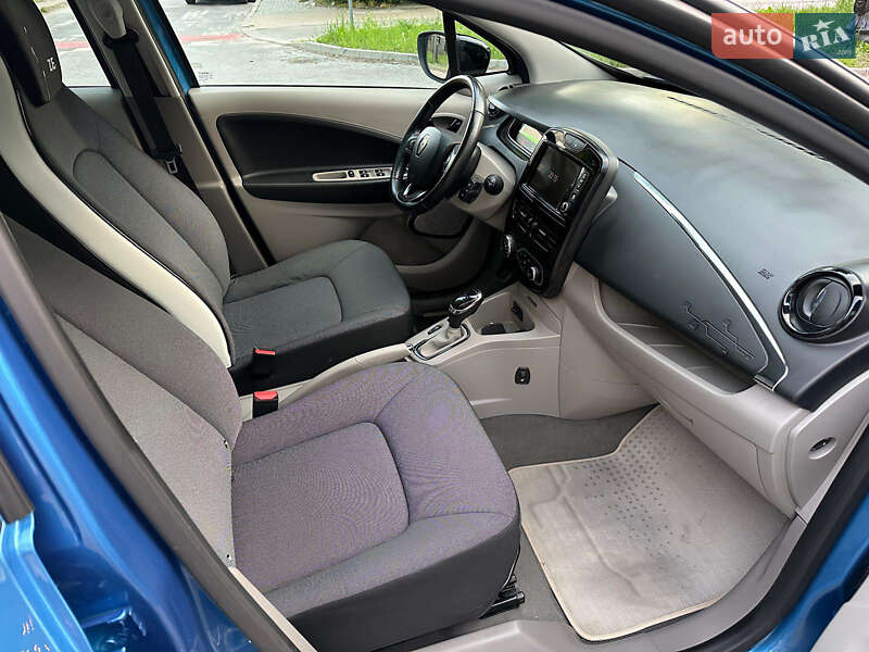 Хэтчбек Renault Zoe 2015 в Киеве