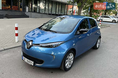 Хэтчбек Renault Zoe 2015 в 