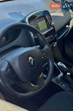 Хэтчбек Renault Zoe 2017 в 