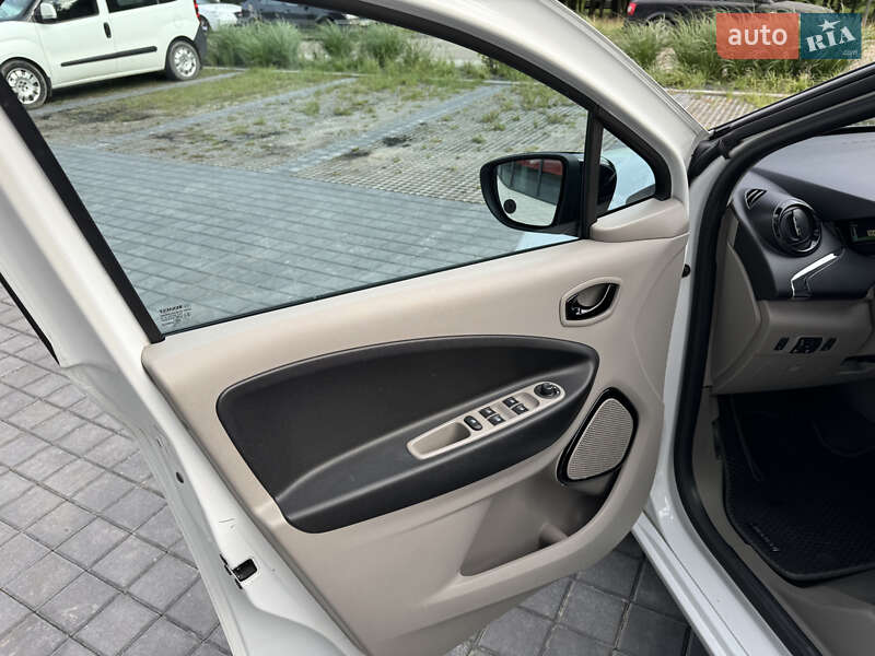 Хэтчбек Renault Zoe 2015 в Львове