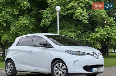 Хэтчбек Renault Zoe 2015 в 