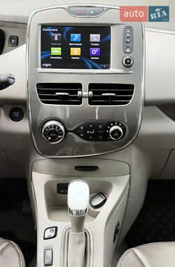 Хэтчбек Renault Zoe 2016 в 