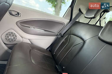 Хэтчбек Renault Zoe 2016 в 