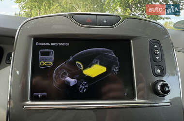 Хэтчбек Renault Zoe 2016 в 