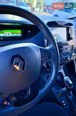 Хэтчбек Renault Zoe 2017 в 