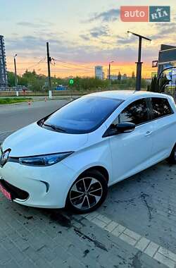 Хэтчбек Renault Zoe 2017 в 
