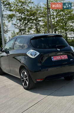 Хэтчбек Renault Zoe 2017 в 