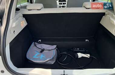 Хэтчбек Renault Zoe 2013 в 