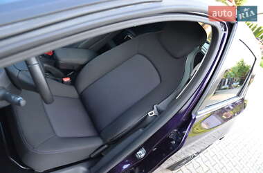 Хэтчбек Renault Zoe 2019 в 