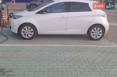 Хэтчбек Renault Zoe 2015 в 