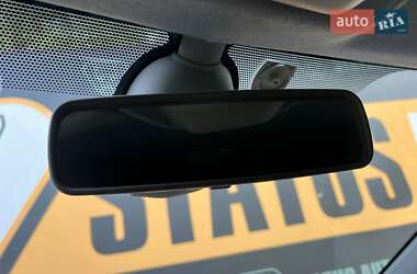 Хэтчбек Renault Zoe 2015 в 