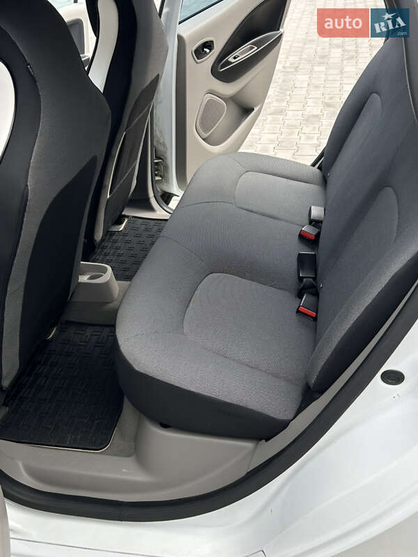 Хэтчбек Renault Zoe 2016 в Вознесенске