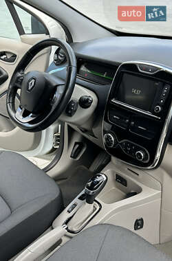 Хэтчбек Renault Zoe 2016 в 