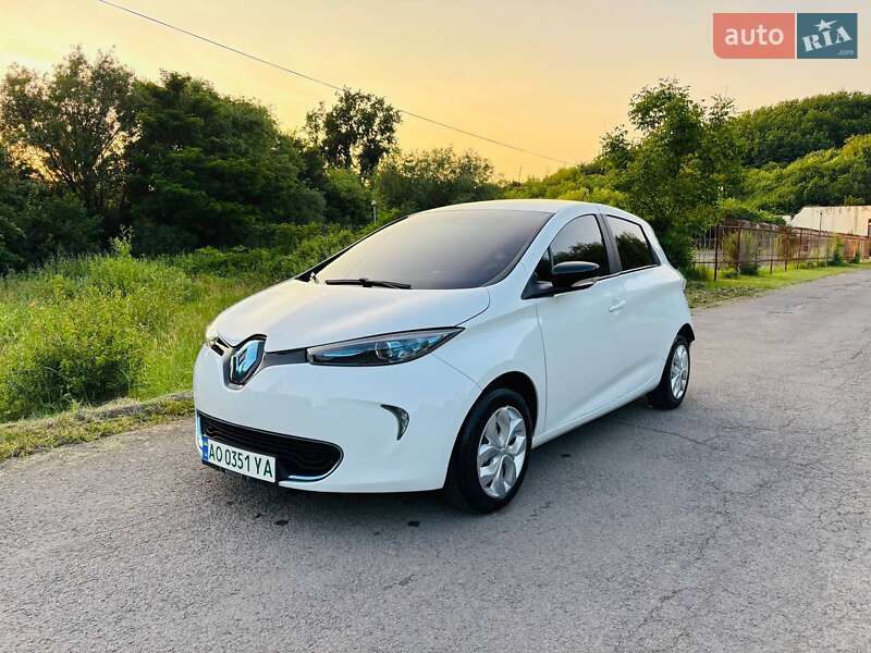 Хетчбек Renault Zoe 2015 в Ужгороді