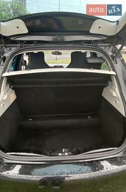 Хетчбек Renault Zoe 2013 в 