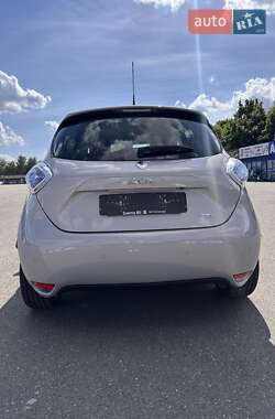 Хэтчбек Renault Zoe 2017 в 