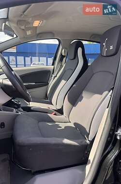 Хэтчбек Renault Zoe 2016 в 