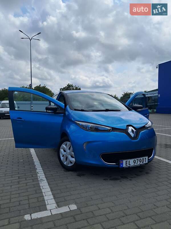 Хэтчбек Renault Zoe 2016 в 