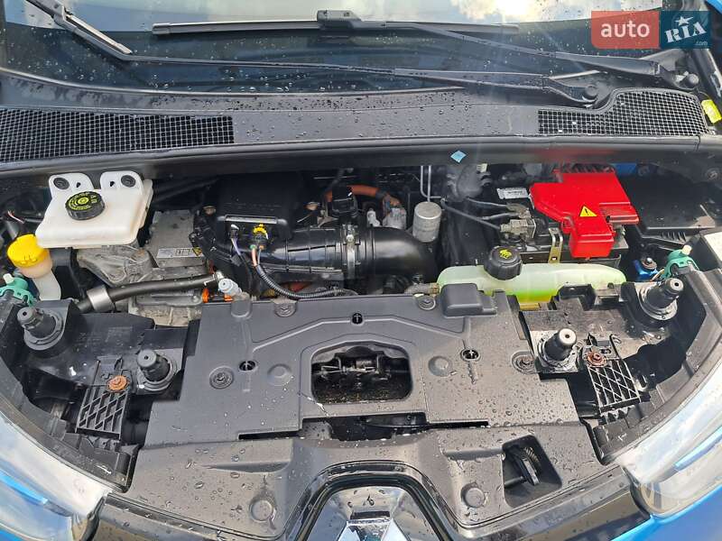 Хэтчбек Renault Zoe 2016 в Дубно