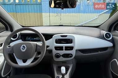 Хетчбек Renault Zoe 2016 в 